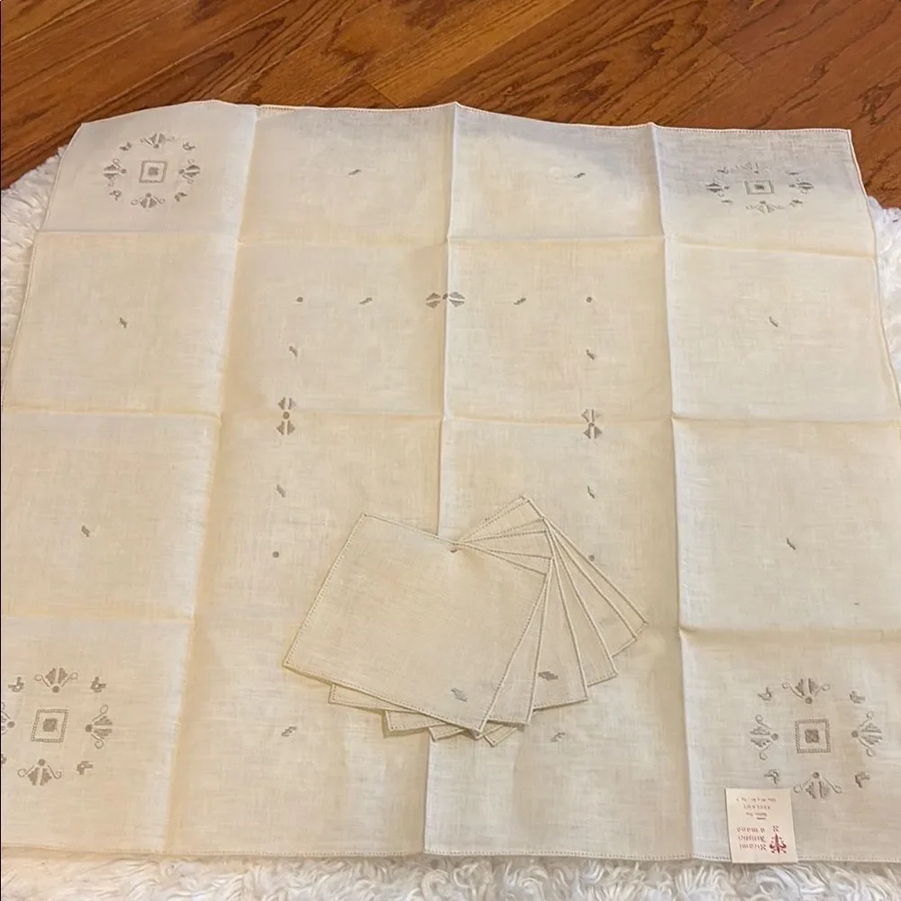 VINTAGE from Italy Cream Handcrafted Table Linens